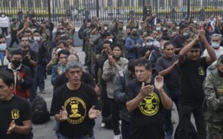  Pedro Castillo anuncia reglamentación que reconoce a los licenciados de las Fuerzas Armadas como Defensores de la Democracia