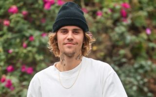 Justin Bieber sufre de parálisis en la mitad del rostro por una enfermedad y pide oraciones