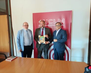 El rector de la UNT, Carlos Vásquez fue invitado a asistir a un curso de capacitación en la Universidad Castilla La Mancha.