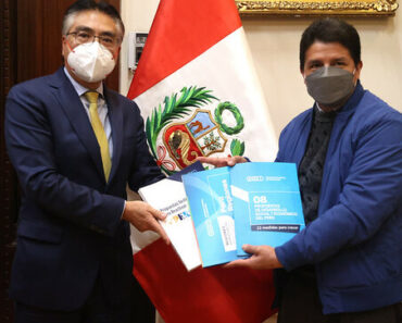 Pedro Castillo sostuvo una reunión de trabajo con el presidente de la Sociedad Nacional de Industrias (SNI).