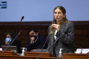 La legisladora Adriana Tudela sustentó pedido de citación a Aníbal Torres. 