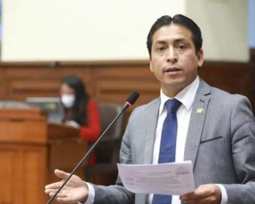 Poder Judicial dictó impedimento de salida, por 9 meses, contra Díaz Monago.
