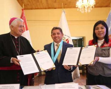  Ayacucho: Ministra de Cultura firmó convenio para el mejoramiento y recuperación del Centro Histórico de Huamanga
