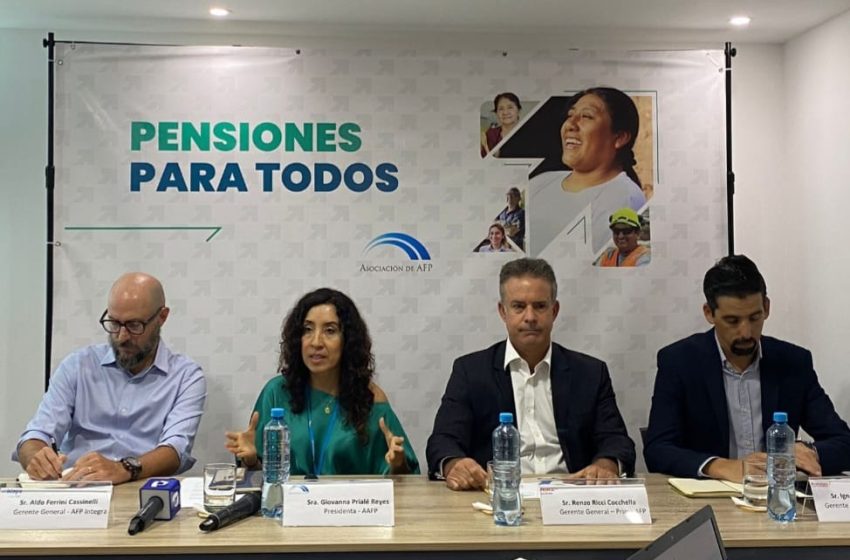 La AFP presentó en conferencia de prensa una propuesta de reforma del sistema de pensiones que garantice una pensión mínima para todos los peruanos.