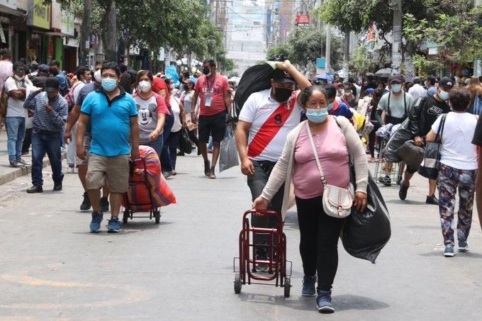  Peruanos de clase media se acercan a la clase vulnerable