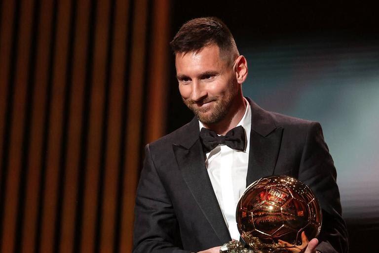  Lionel Messi gana su octavo Balón de Oro 2023 y se lo dedica a Maradona 