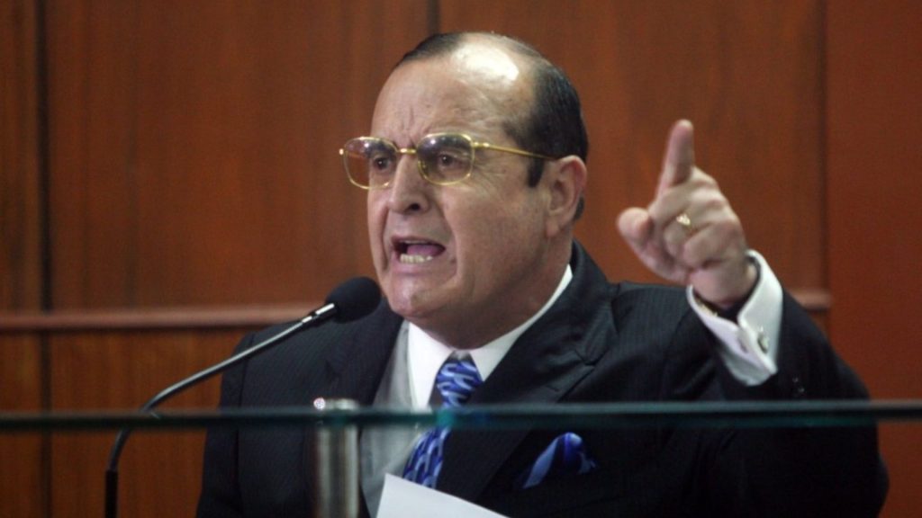 El ex jefe del SIN registrado en el Ilustre Colegio de Abogados del Callao, y puede tiene la capacidad de poder ejercer asesoría legal.