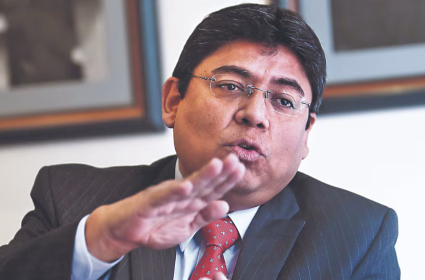  Economía peruana mantiene estabilidad pese a crisis política, según Elmer Cuba