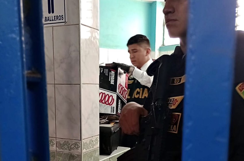  Trujillo: Dejan 35 explosivos en baño del mercado Los Portales