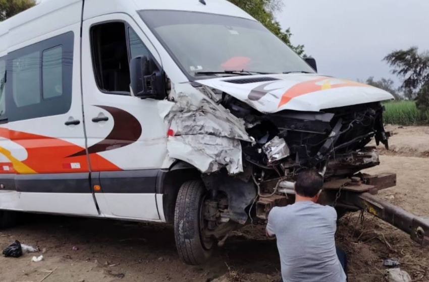  Choque entre miniván y camioneta dejó 12 heridos en Trujillo