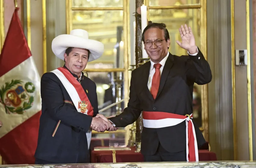  Convocan movilización por Castillo el mismo día de la entrega de credenciales a Keiko