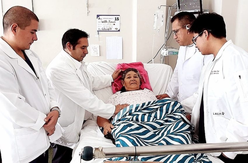  Hospital Belén realiza histórica cirugía endovascular de aorta y salva la vida de una paciente de 69 años