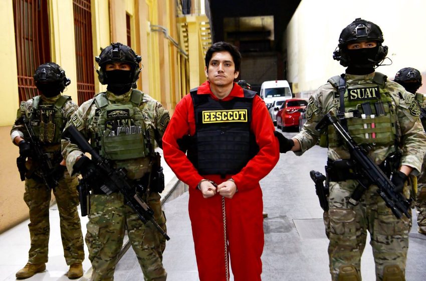  Jhonsson Pulpo es trasladado a la Base Naval del Callao
