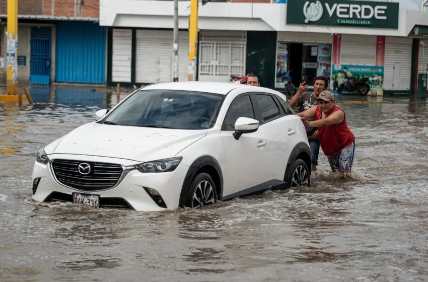  Piura bajo el agua: lluvias intensas inundan calles, viviendas y comercios